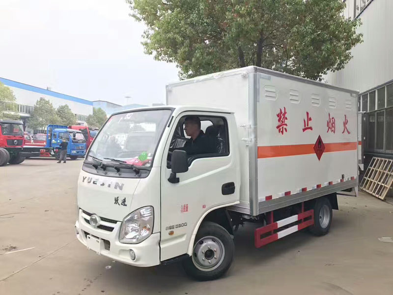 躍進3.3米汽油（藍(lán)牌）氣體廂式車